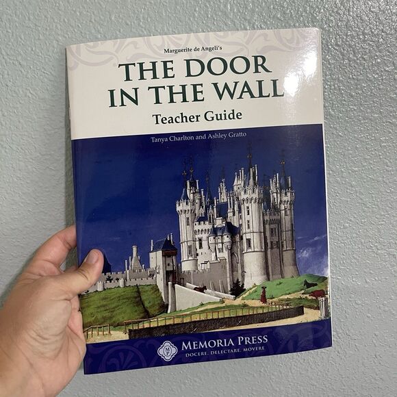 Memoria Press Literature Guide (Student/Teacher) A Door in the Wall by de'Angeli - Picture 2 of 6